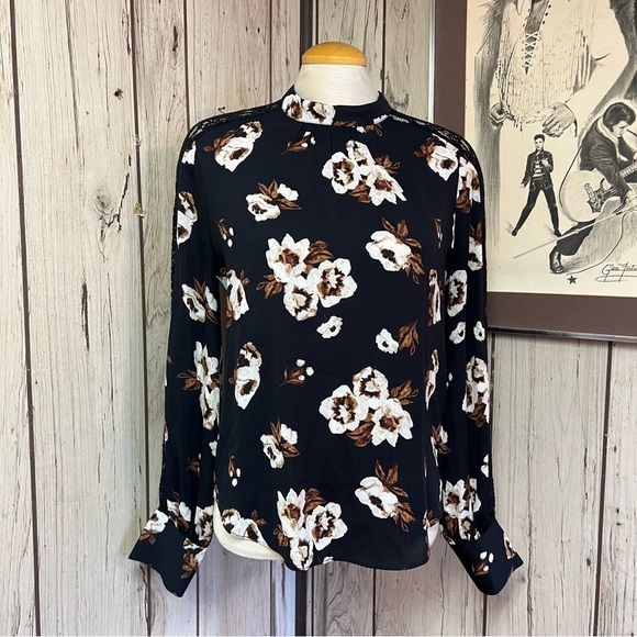 RW & Co. Women's Long Sleeve Black Floral Blouse Lace Sleeves Size Medium - Picture 2 of 9